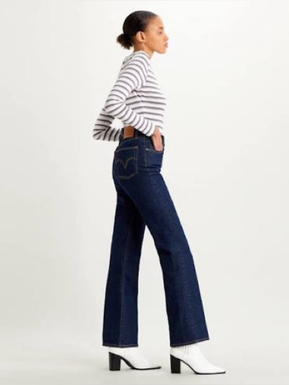 NWT LEVI’S Premium RIBCAGE BOOTCUT JEANS